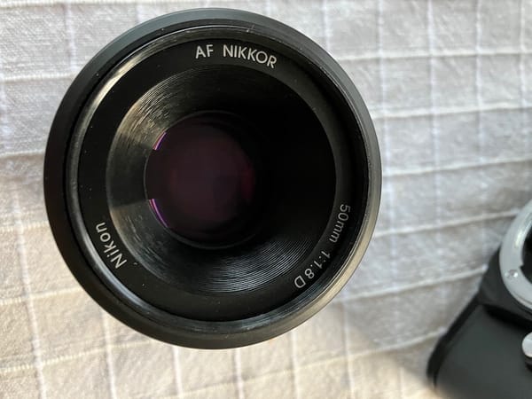 Nikon 50mm 1.8D lens